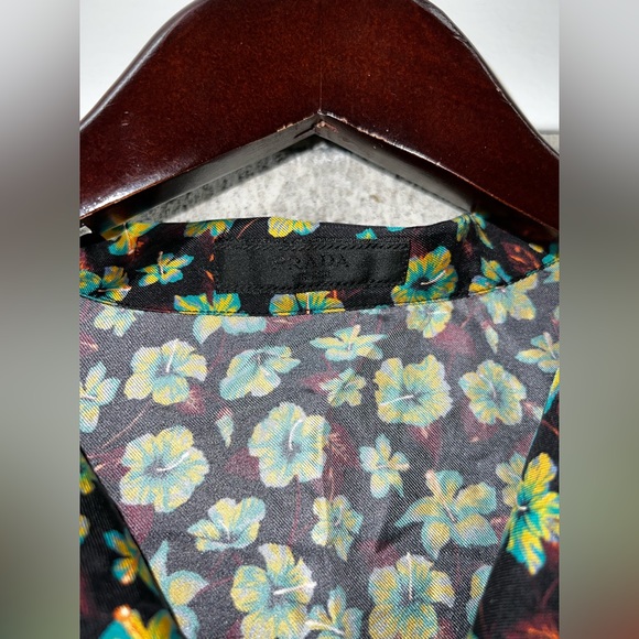 Multicolored Floral PRADA button-up - Picture 9 of 9